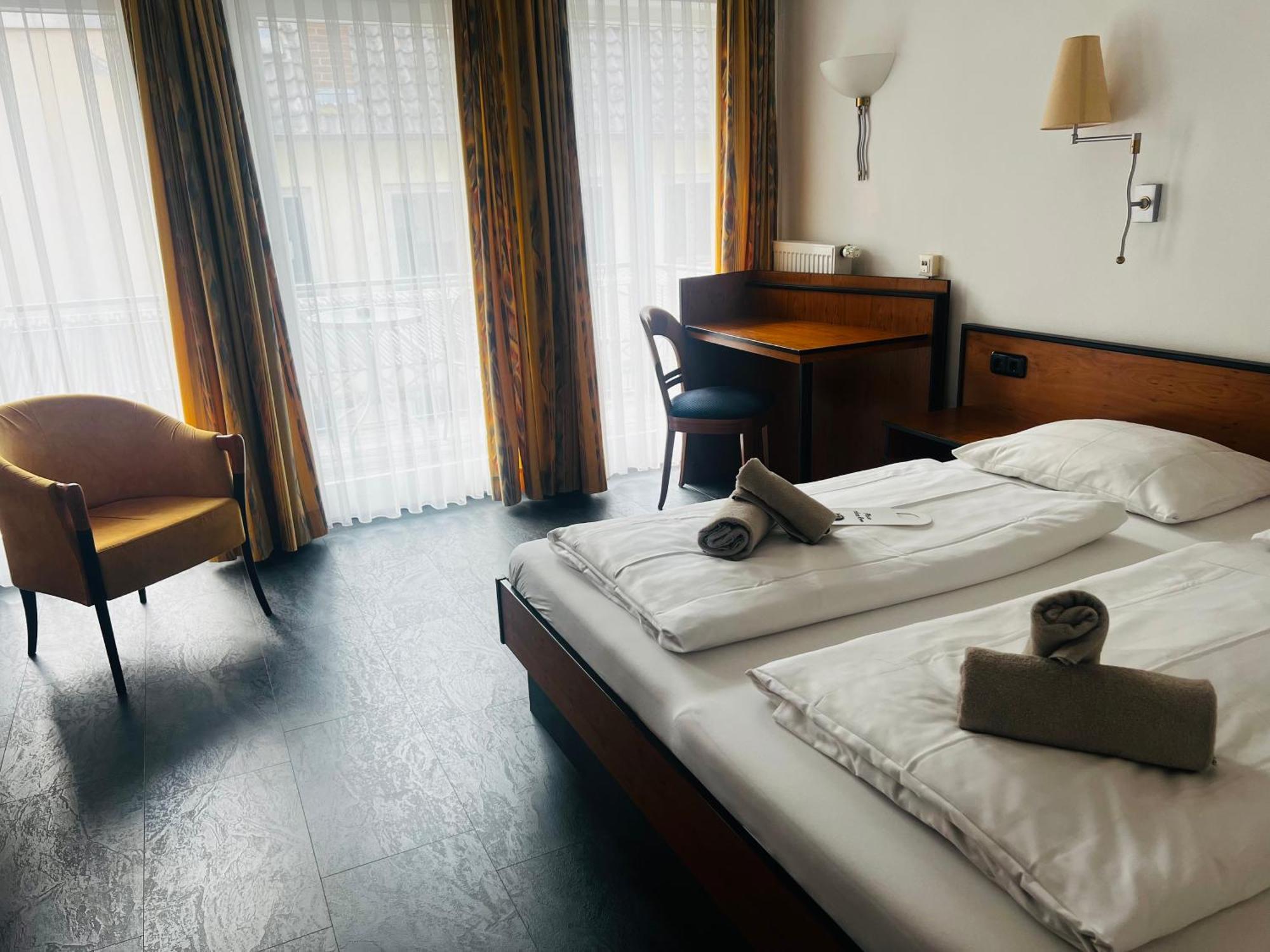 Hotel Am Malerwinkel Вертгейм Экстерьер фото